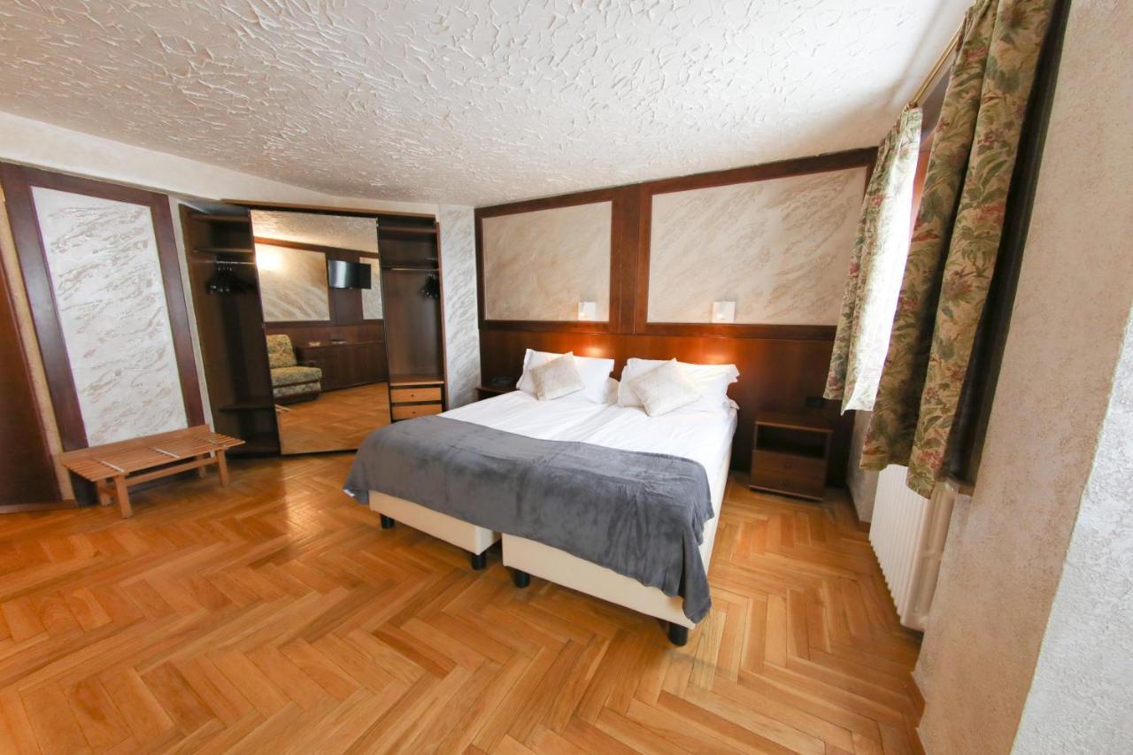 Hotel Sporting Брей-Червінія Екстер'єр фото