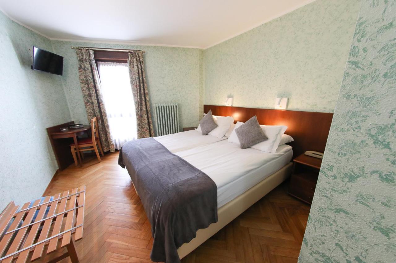 Hotel Sporting Брей-Червінія Екстер'єр фото
